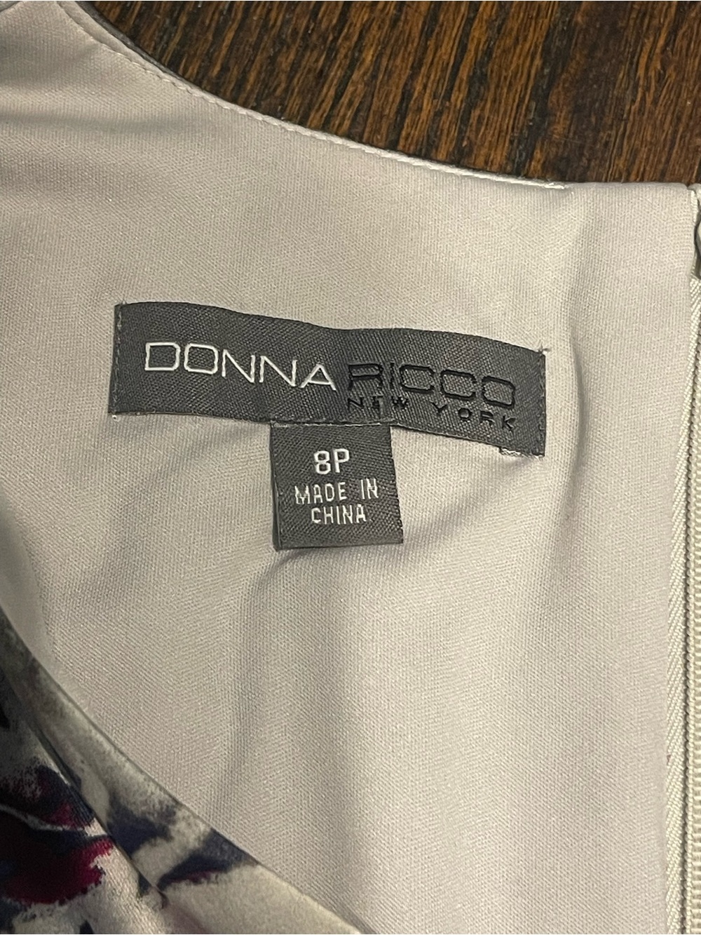 Donna Ricco Elegant multicolor Sleeveless Dress with Plum Floral Print - Picture 2 of 12